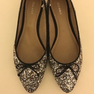 Old Navy silver glitter flats size 8